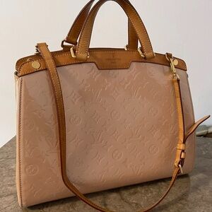 Authentic LOUIS VUITTON Vernis Brea GM Rose Velours Shoulder Bag RETAIL  $3050